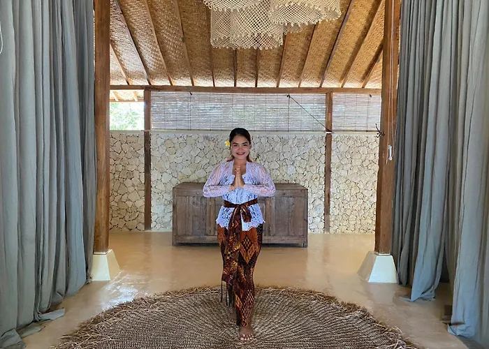 The Yellow Door Retreat 4* Polilit